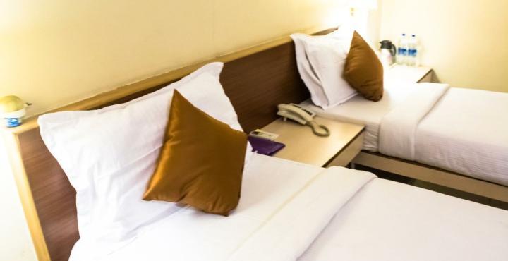 Hotel Phoenix Koregaon Park Пуне Екстер'єр фото