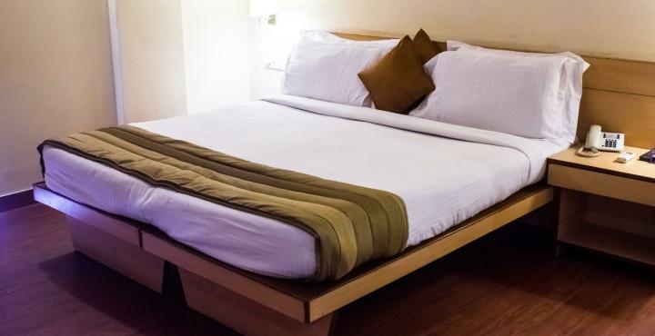 Hotel Phoenix Koregaon Park Пуне Екстер'єр фото
