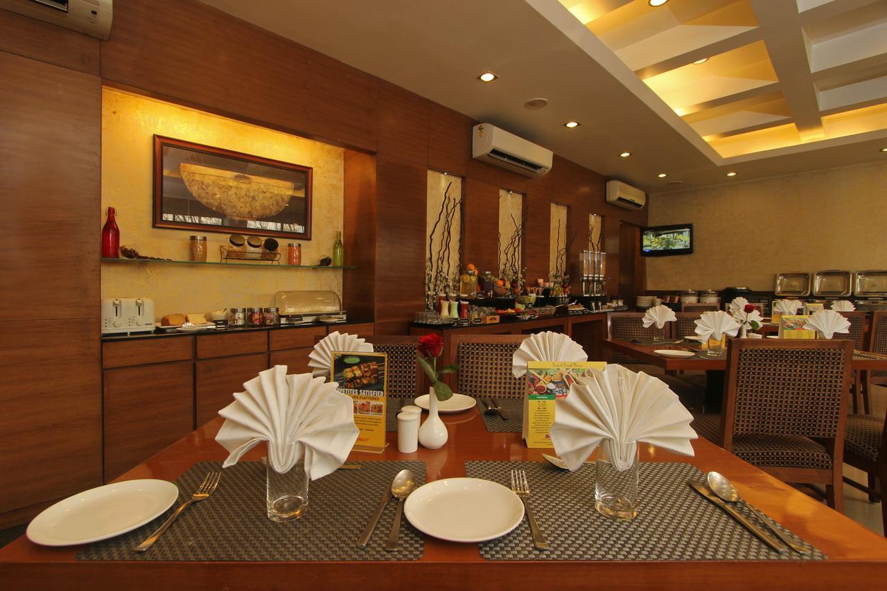 Hotel Phoenix Koregaon Park Пуне Екстер'єр фото