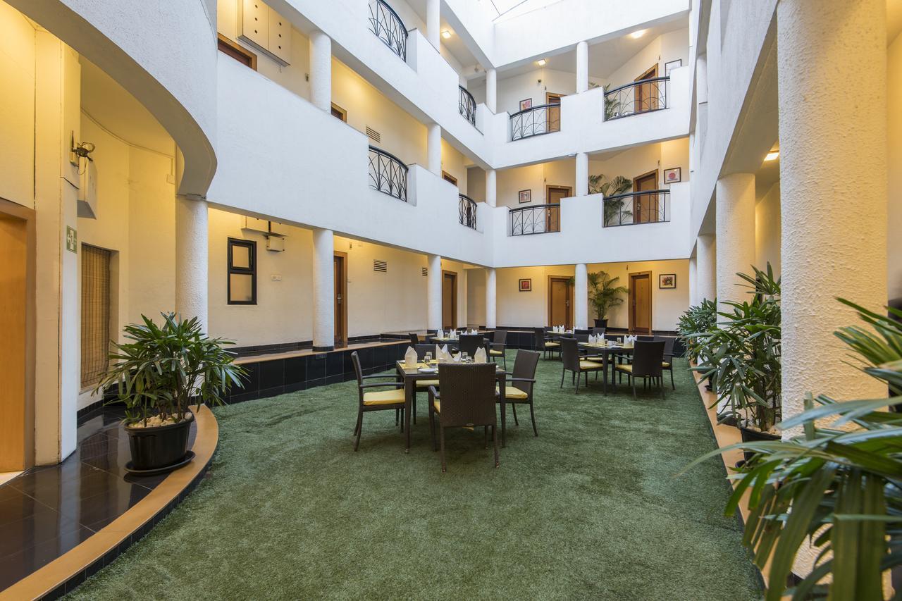 Hotel Phoenix Koregaon Park Пуне Екстер'єр фото