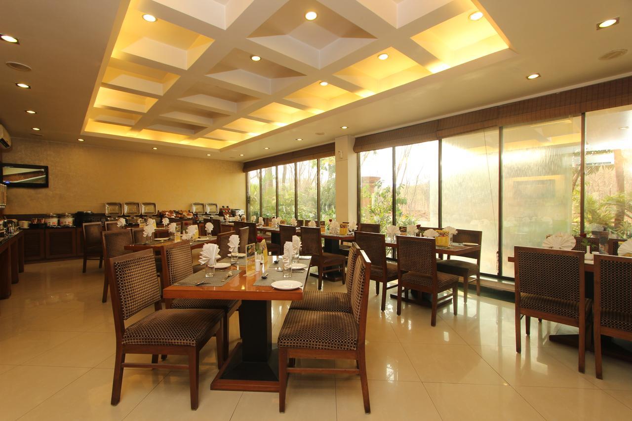 Hotel Phoenix Koregaon Park Пуне Екстер'єр фото