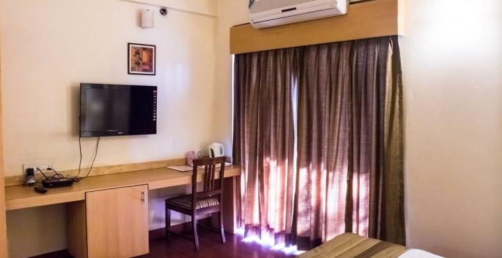 Hotel Phoenix Koregaon Park Пуне Екстер'єр фото