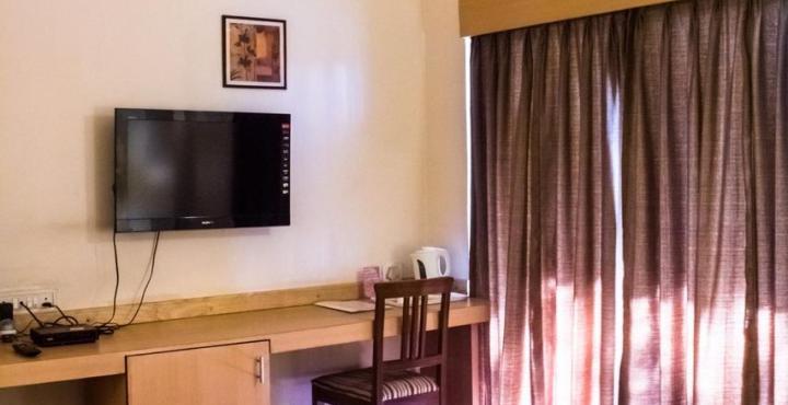 Hotel Phoenix Koregaon Park Пуне Екстер'єр фото
