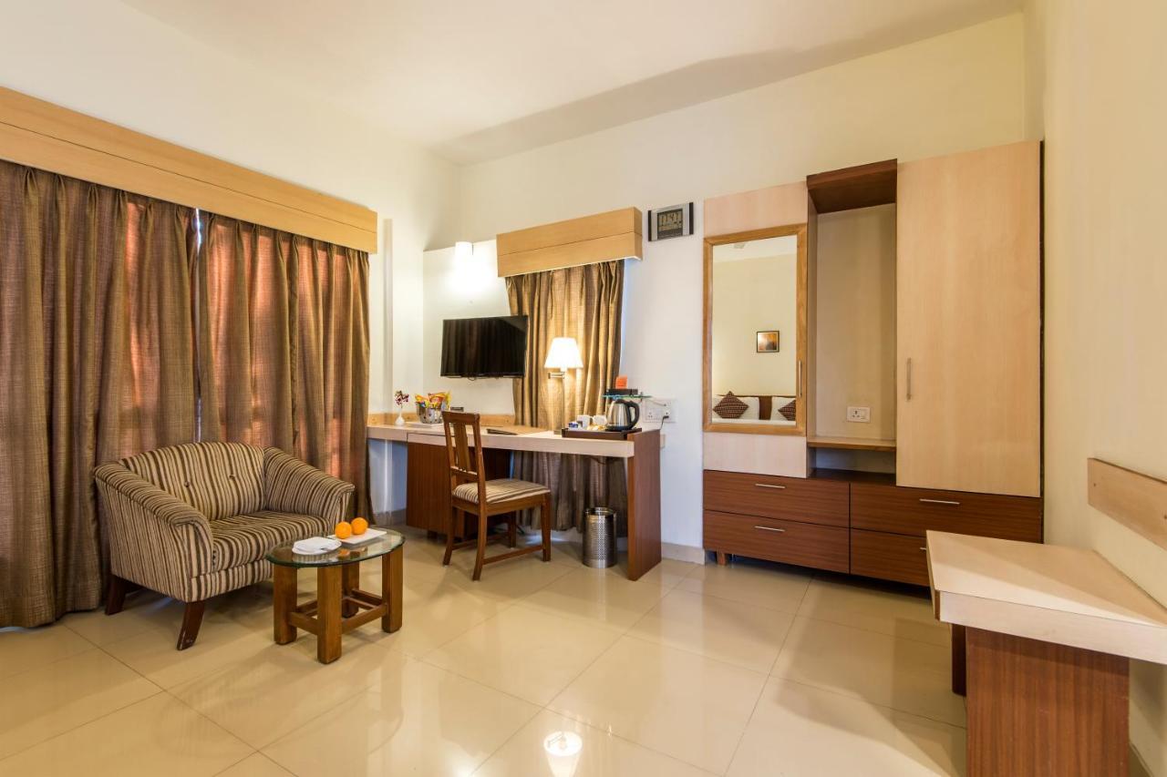 Hotel Phoenix Koregaon Park Пуне Екстер'єр фото