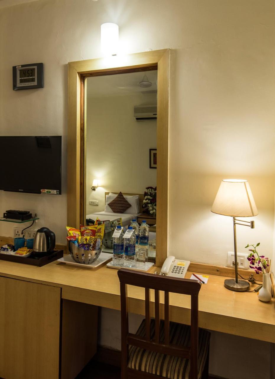 Hotel Phoenix Koregaon Park Пуне Екстер'єр фото